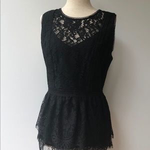 Lace sleeveless top